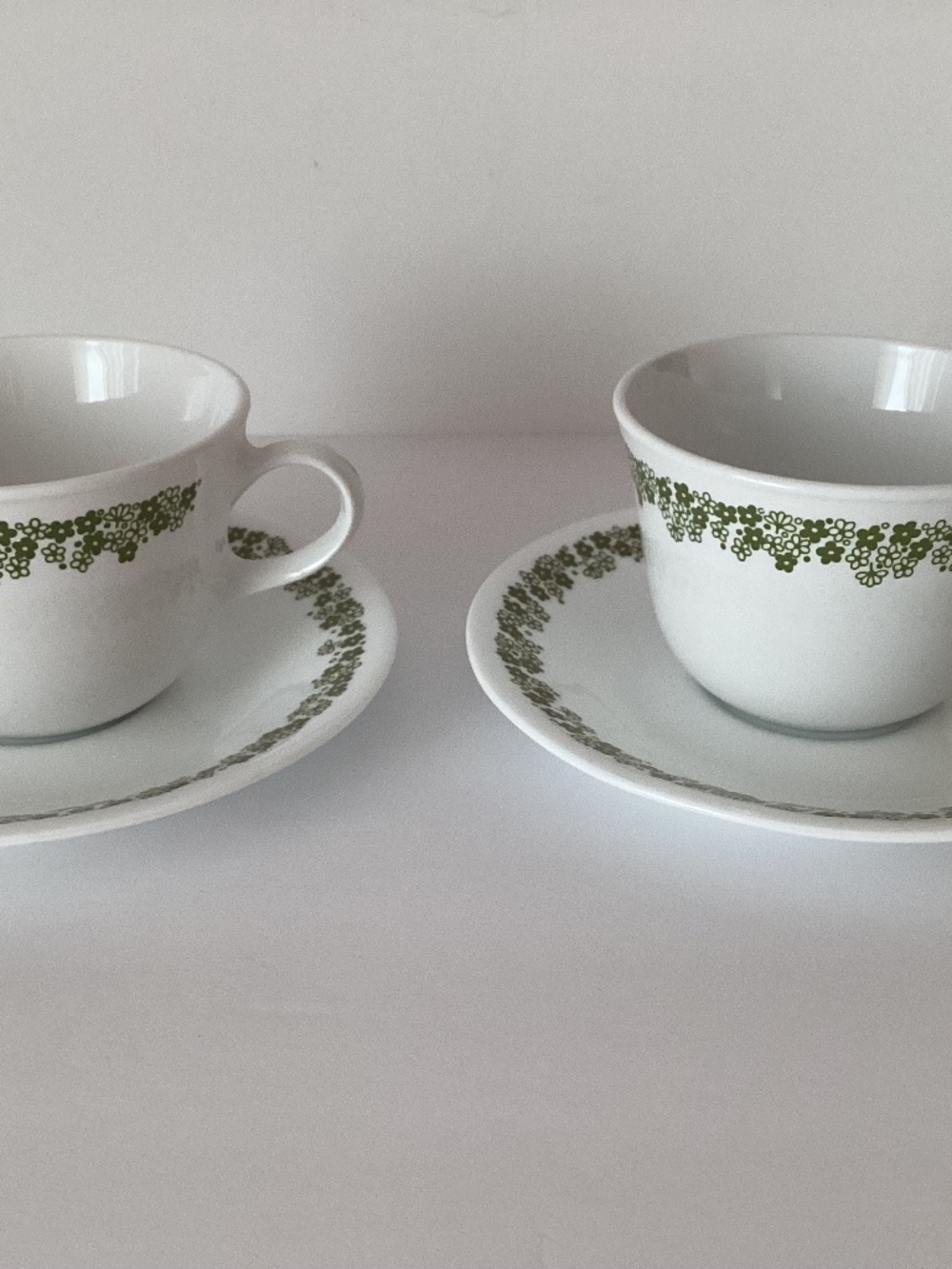 Set of 2 Corelle Spring Blossom Cups & Saucers Crazy Daisy Green Vintage